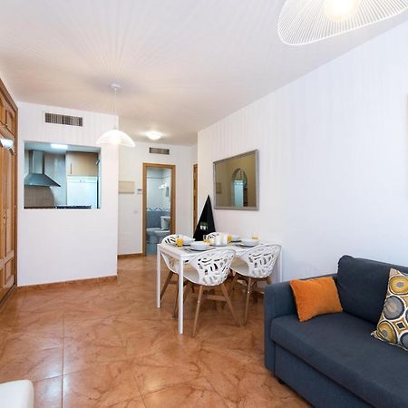 Rentandhomes Fuengirola Beach Apartment Bagian luar foto