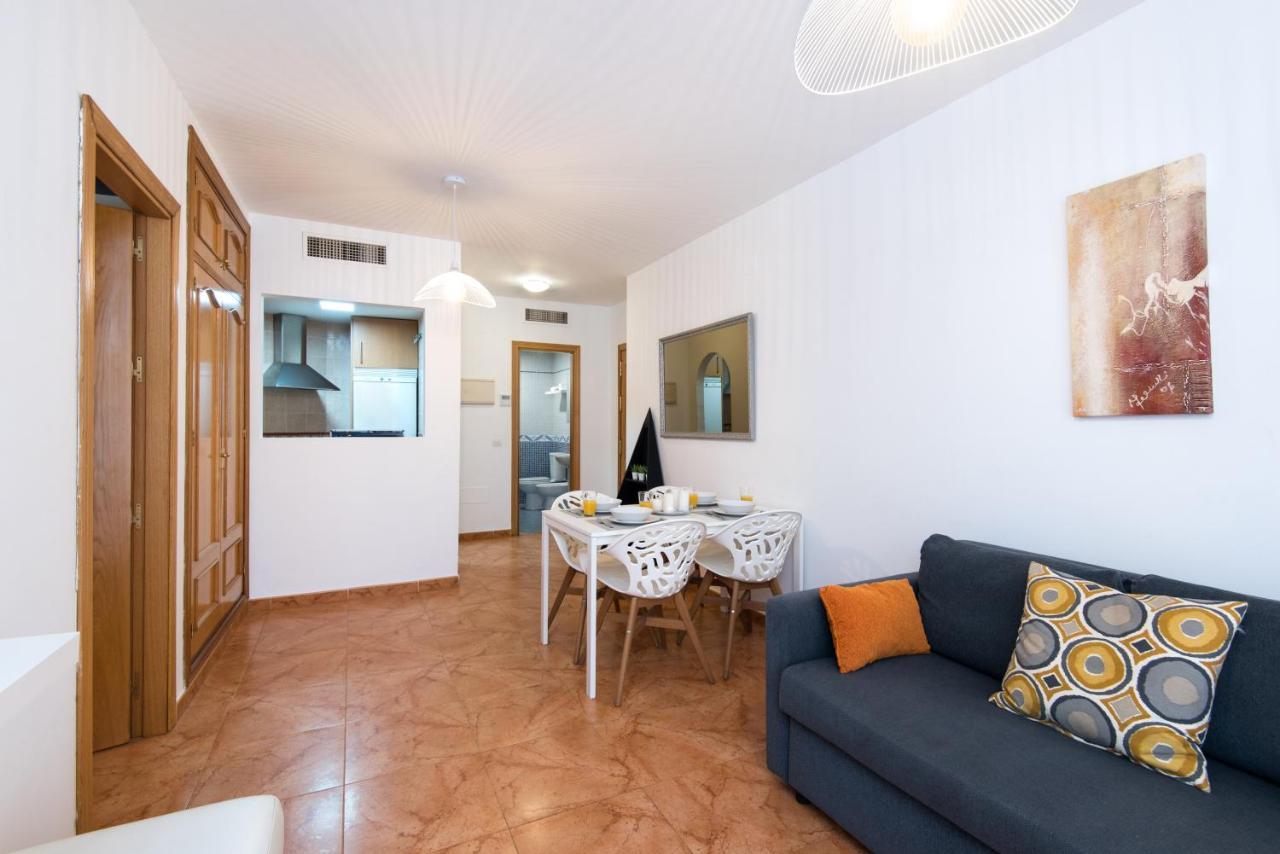 Rentandhomes Fuengirola Beach Apartment Bagian luar foto